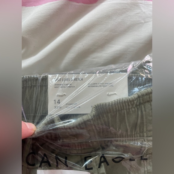BNWT AE Next Level High-Waisted
Jegging Jogger in Olive - Picture 14 of 16